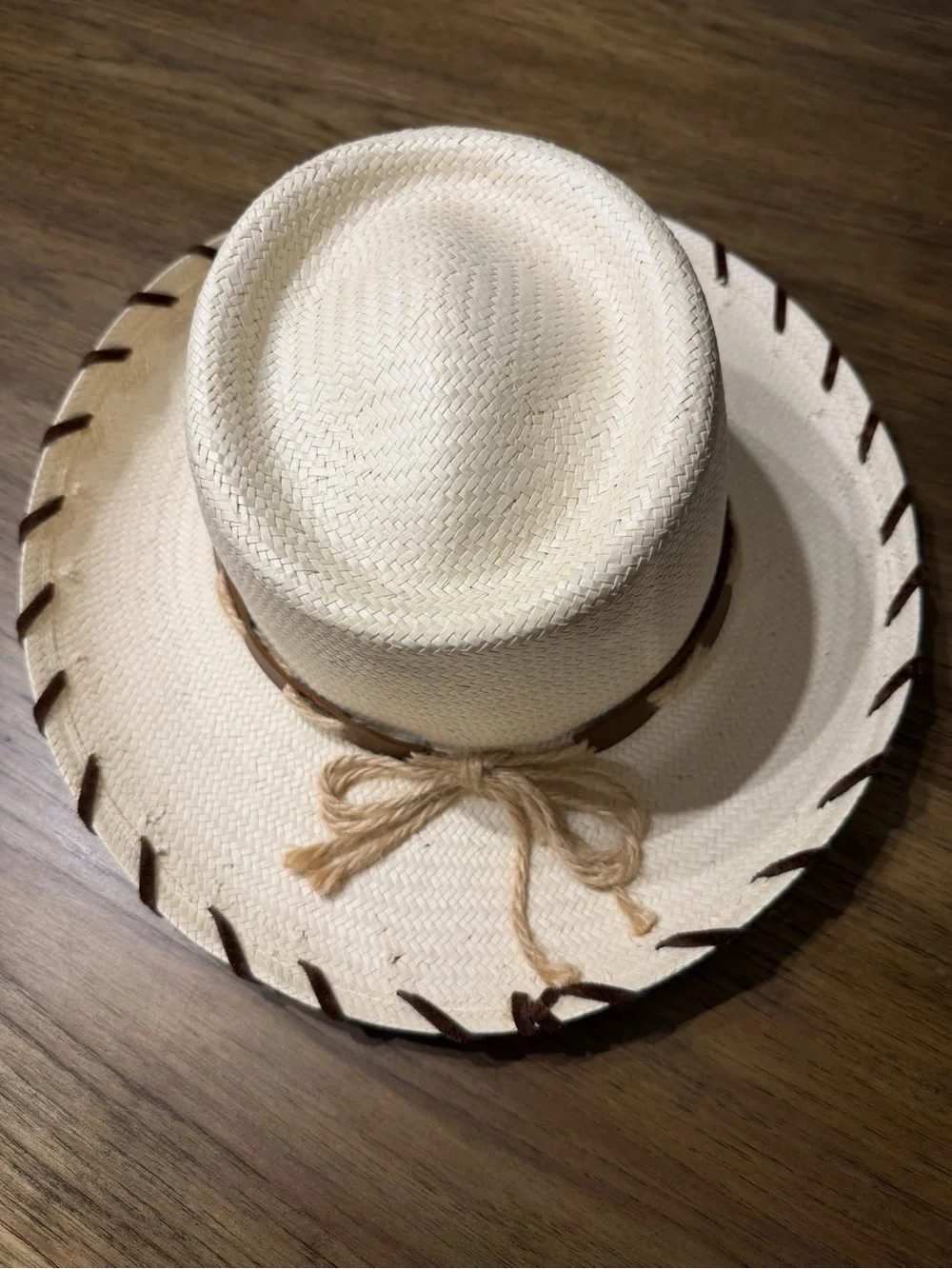 Natural Straw Western-Style Hat with Brown Trim